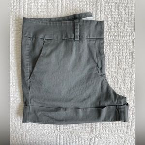 New York & Company women’s size 14 dark grey pocketed shorts with cuffs